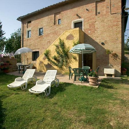 Agriturismo La Grotta Di Montecchino Siena Exterior photo