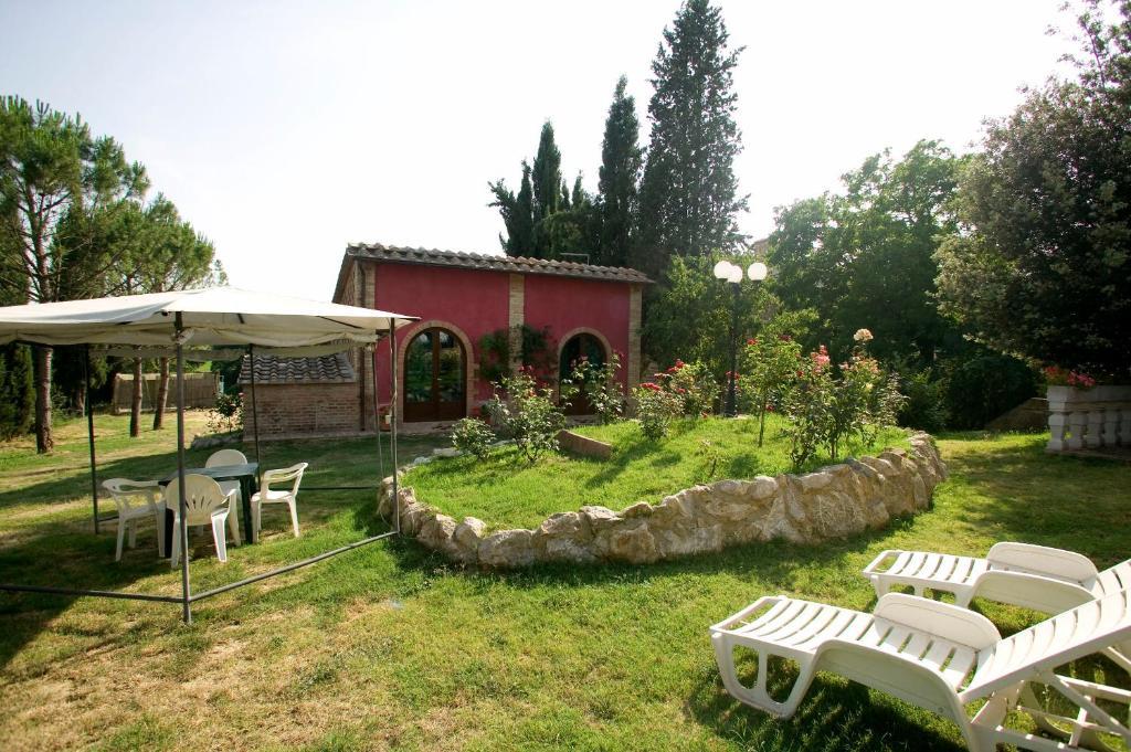 Agriturismo La Grotta Di Montecchino Siena Room photo