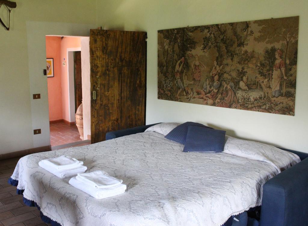 Agriturismo La Grotta Di Montecchino Siena Exterior photo