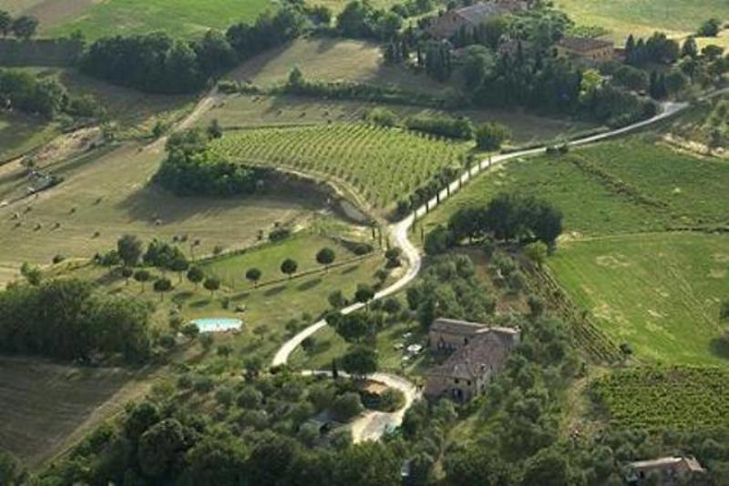 Agriturismo La Grotta Di Montecchino Siena Exterior photo