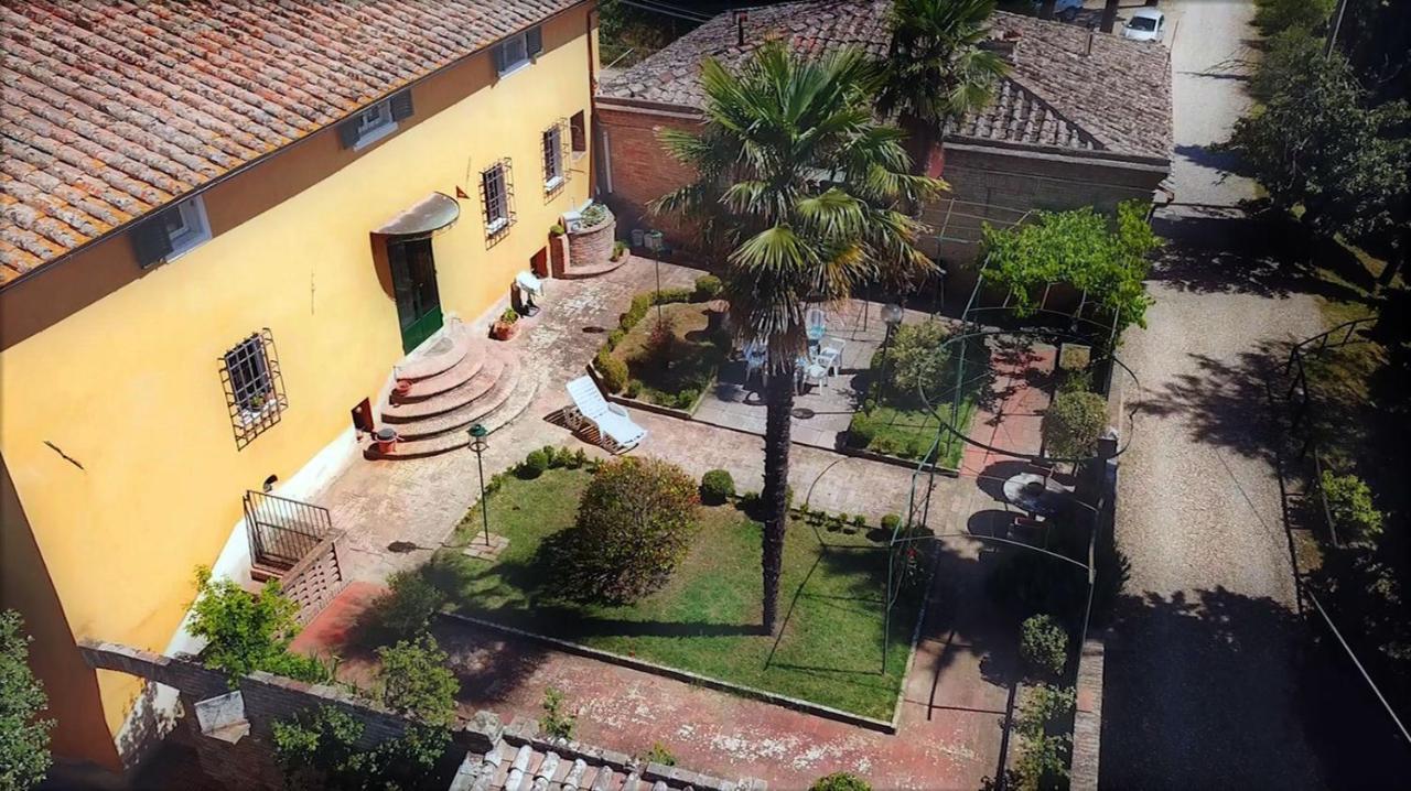 Agriturismo La Grotta Di Montecchino Siena Exterior photo