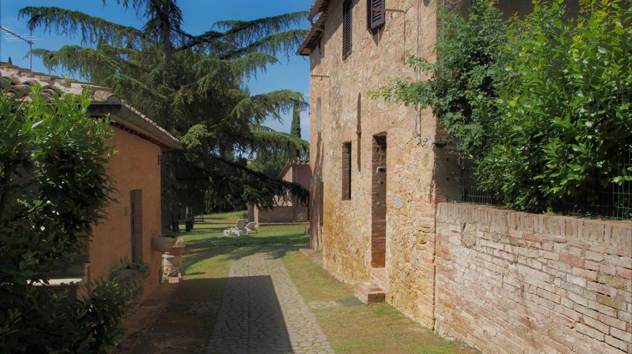 Agriturismo La Grotta Di Montecchino Siena Exterior photo