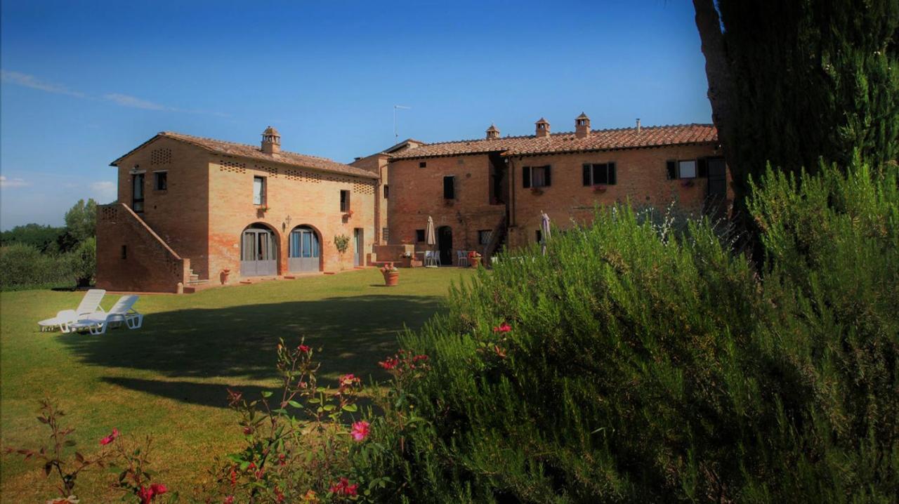 Agriturismo La Grotta Di Montecchino Siena Exterior photo