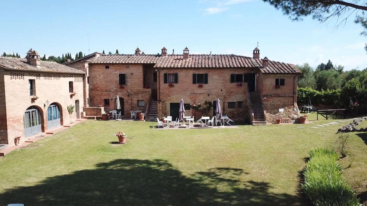 Agriturismo La Grotta Di Montecchino Siena Exterior photo